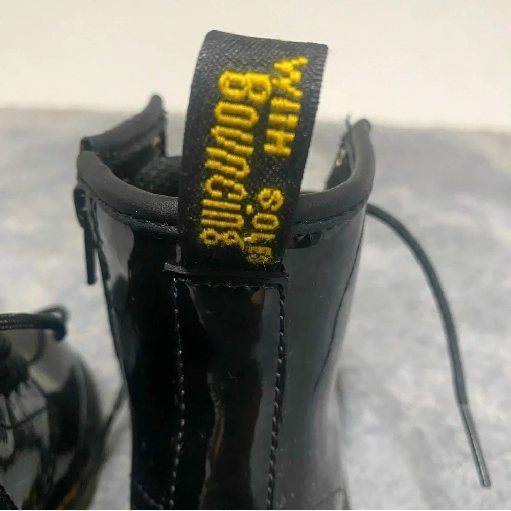 DR MARTENS Air Wair 1460 Kids Size 9 Black Patent Lamper Lace Up Ankle Boots NWB